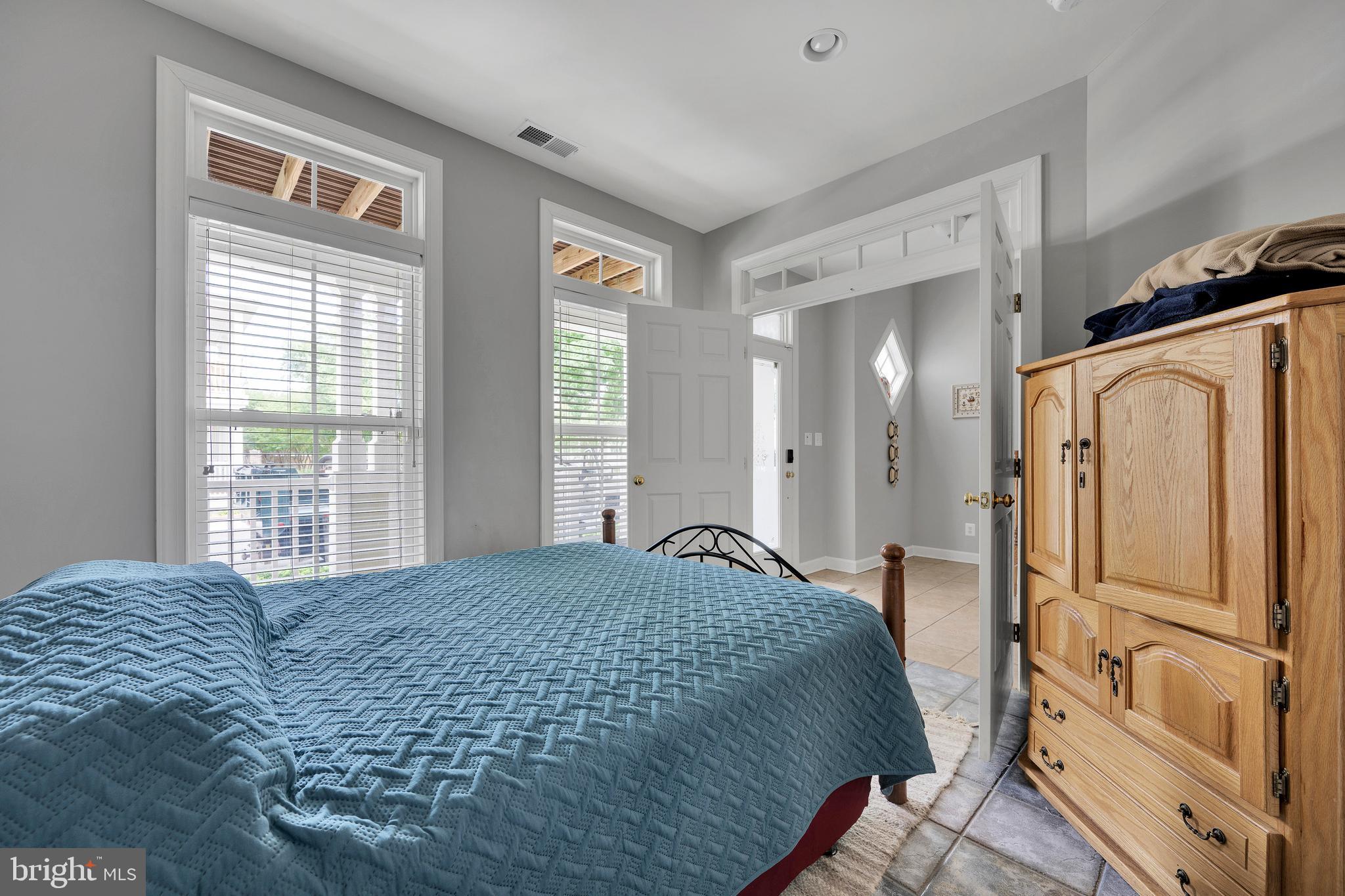 SUNSET ISLAND - Residential