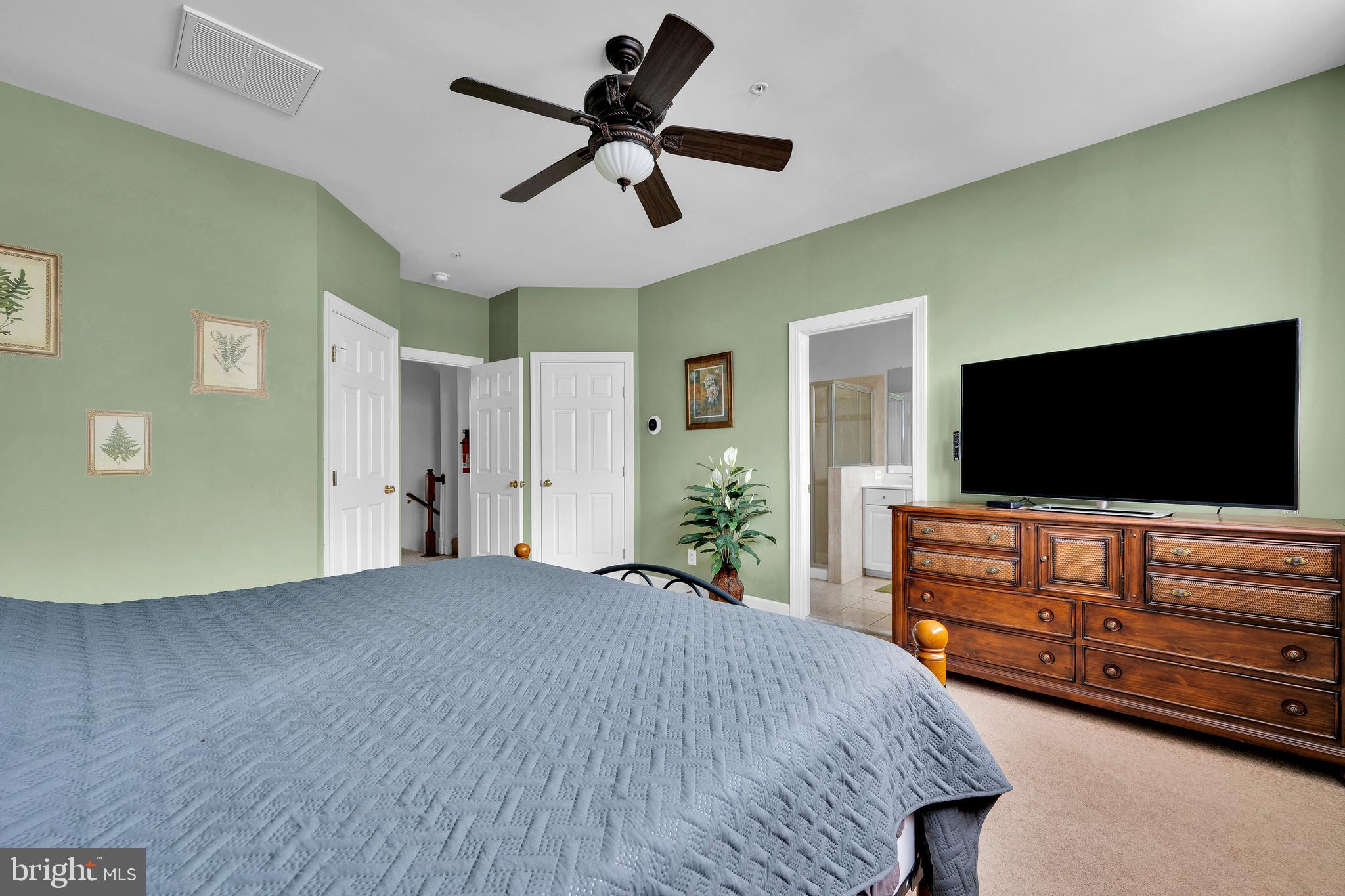 SUNSET ISLAND - Residential