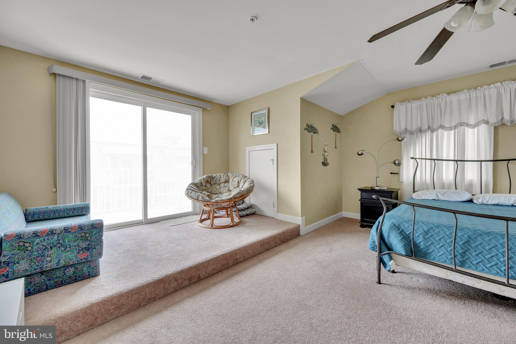 SUNSET ISLAND - Residential