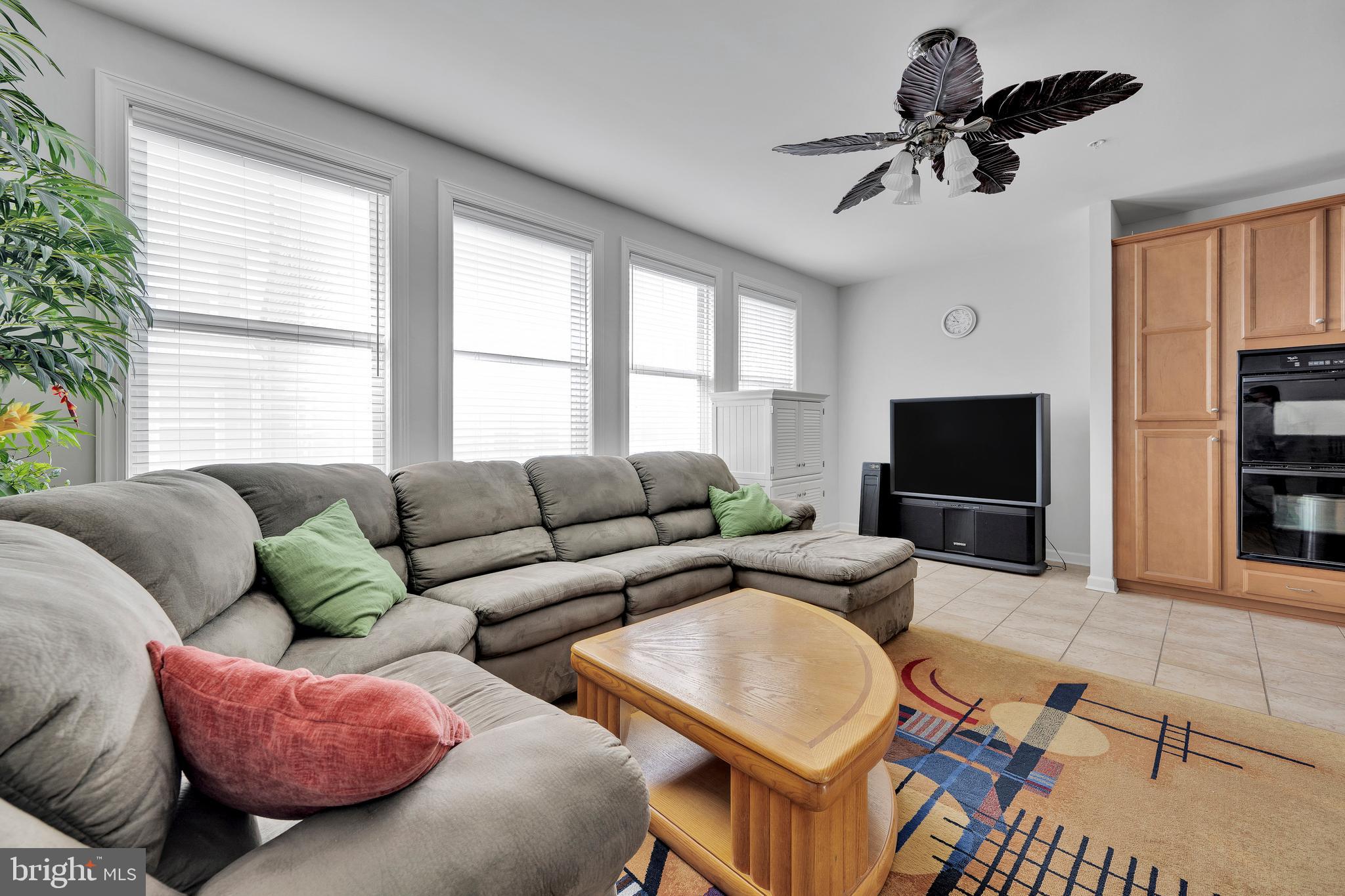 SUNSET ISLAND - Residential