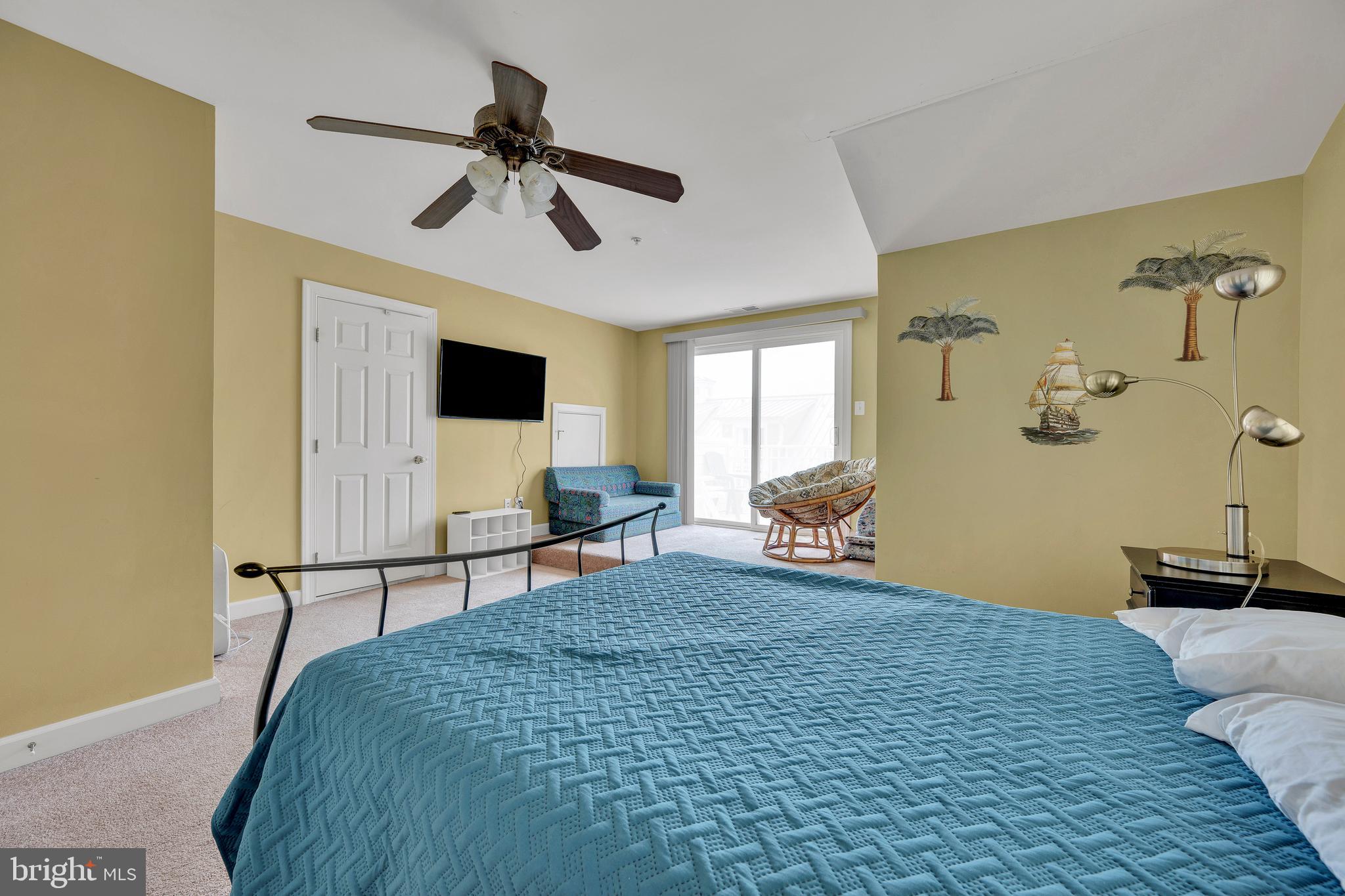 SUNSET ISLAND - Residential