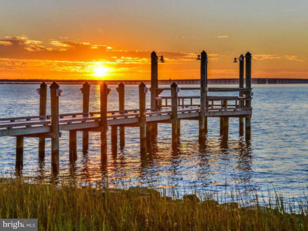 SUNSET ISLAND - Residential