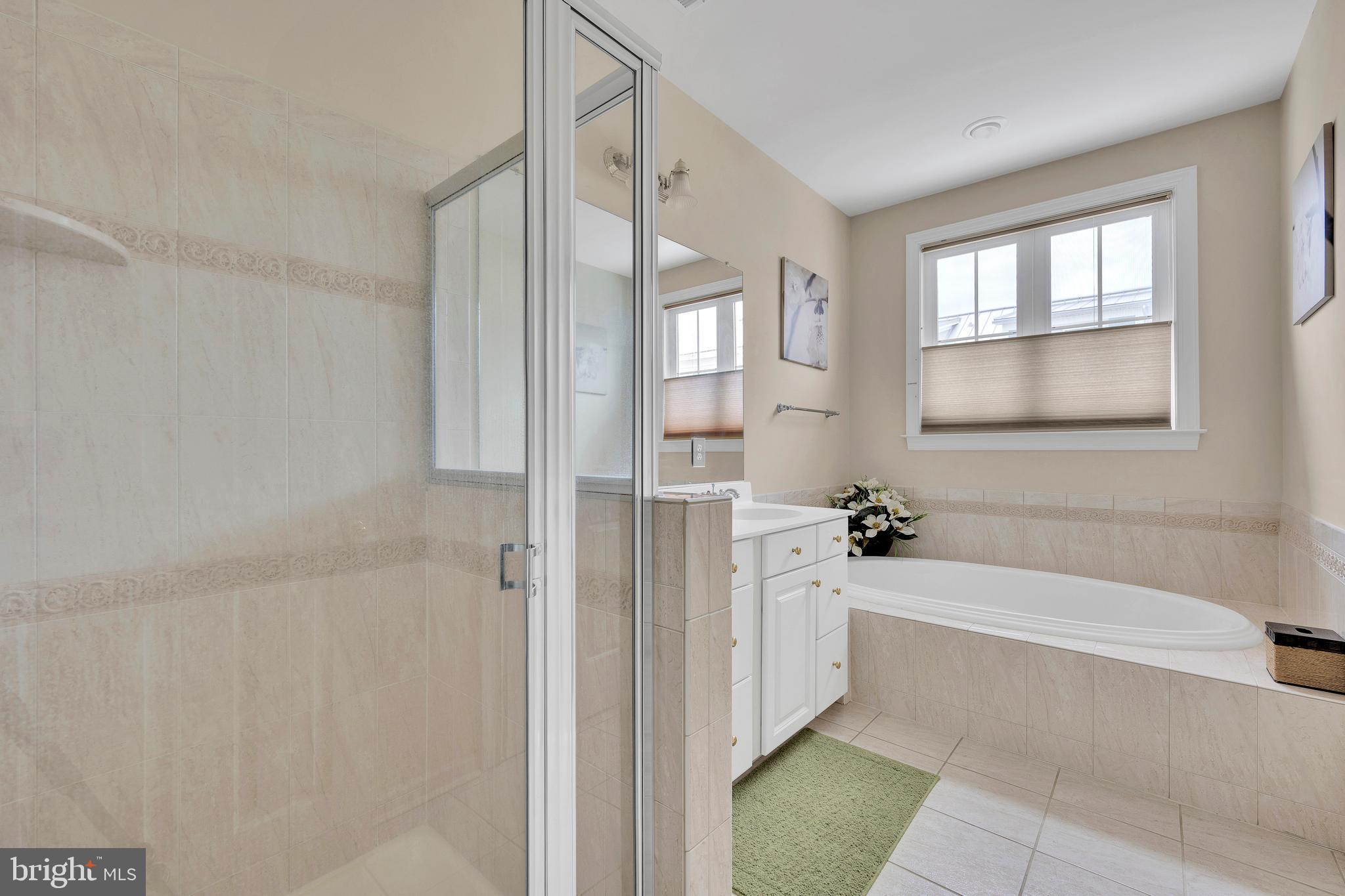 SUNSET ISLAND - Residential