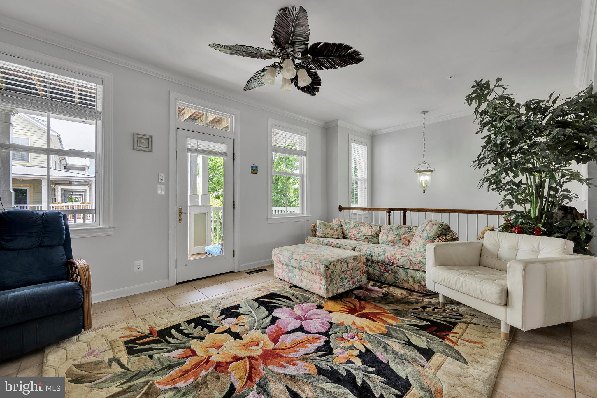 SUNSET ISLAND - Residential