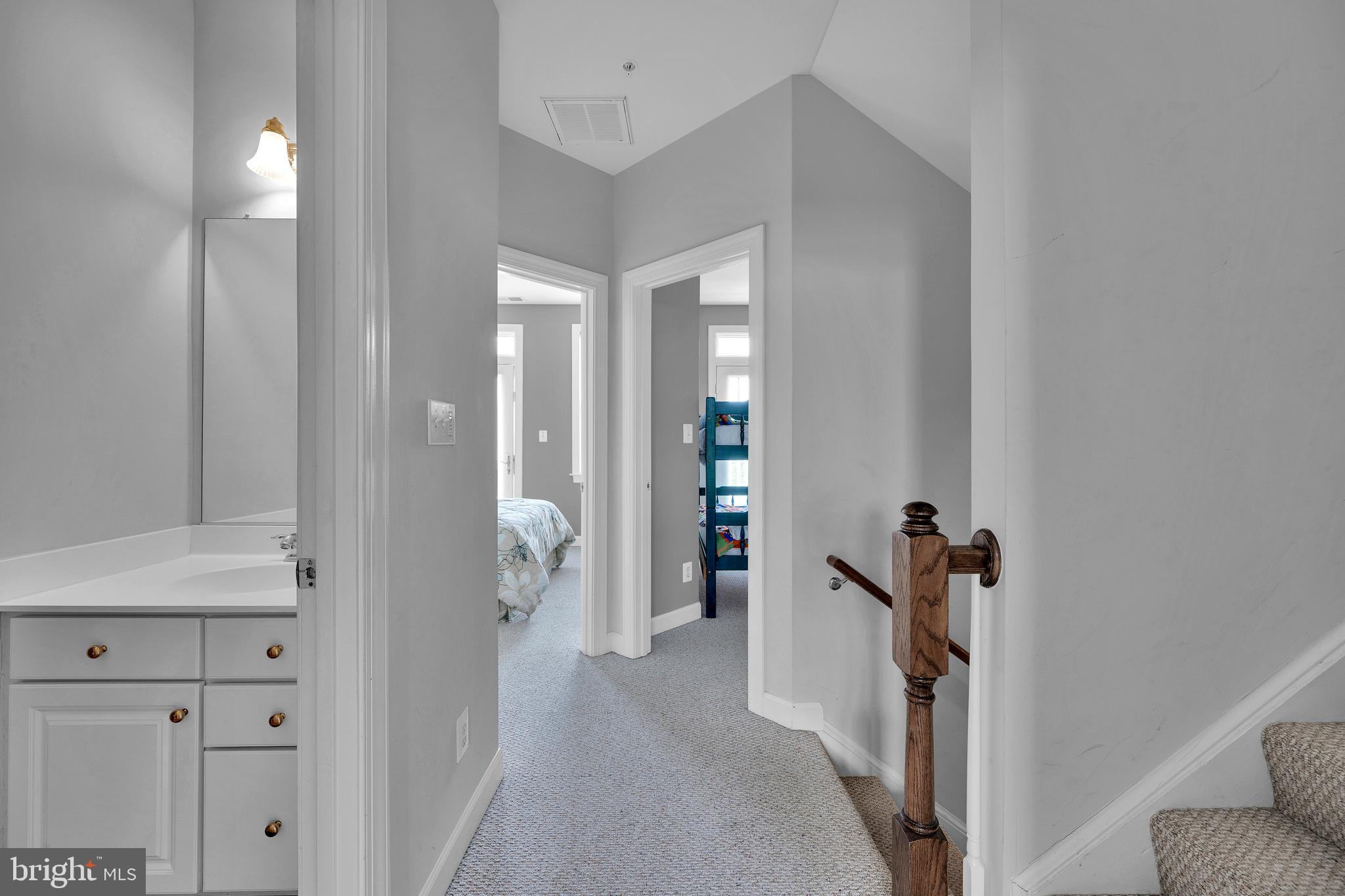 SUNSET ISLAND - Residential