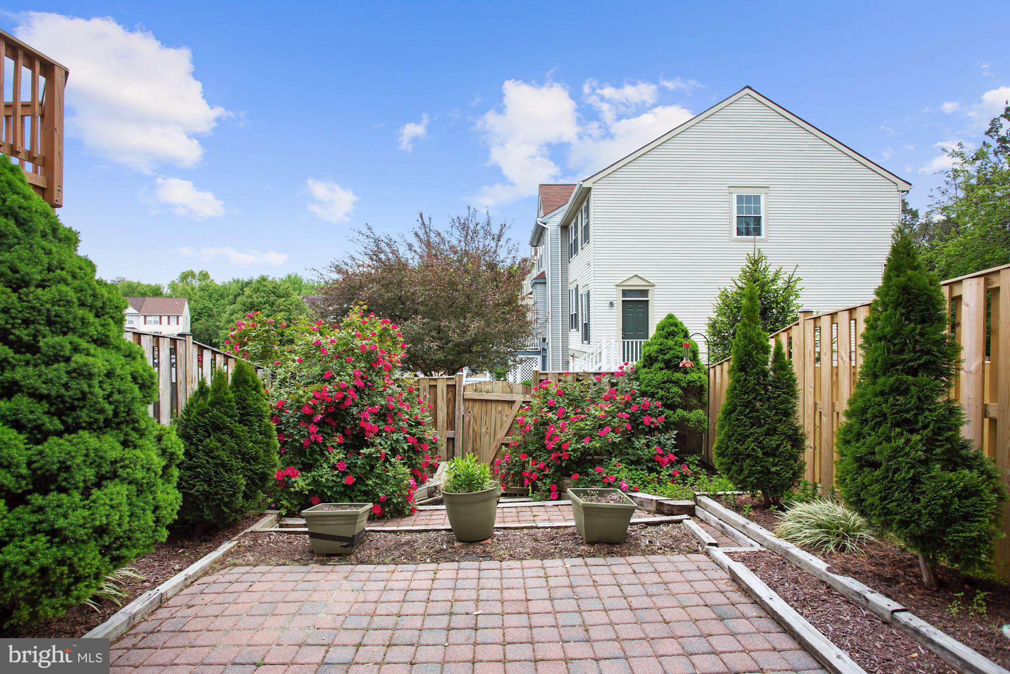 WOODSTONE - Residential