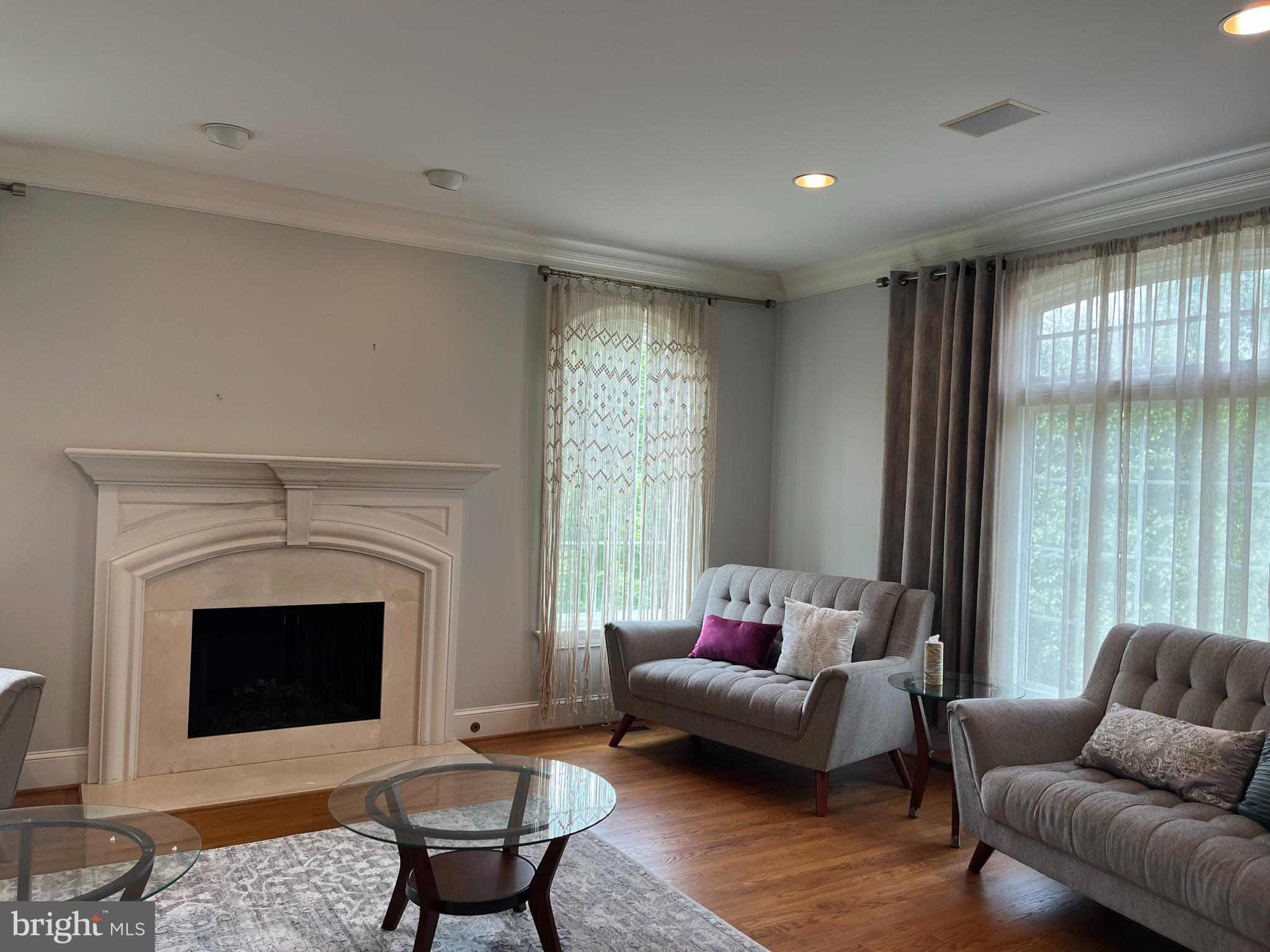 MCLEAN FALLS AT CHINQUAP - Residential Lease