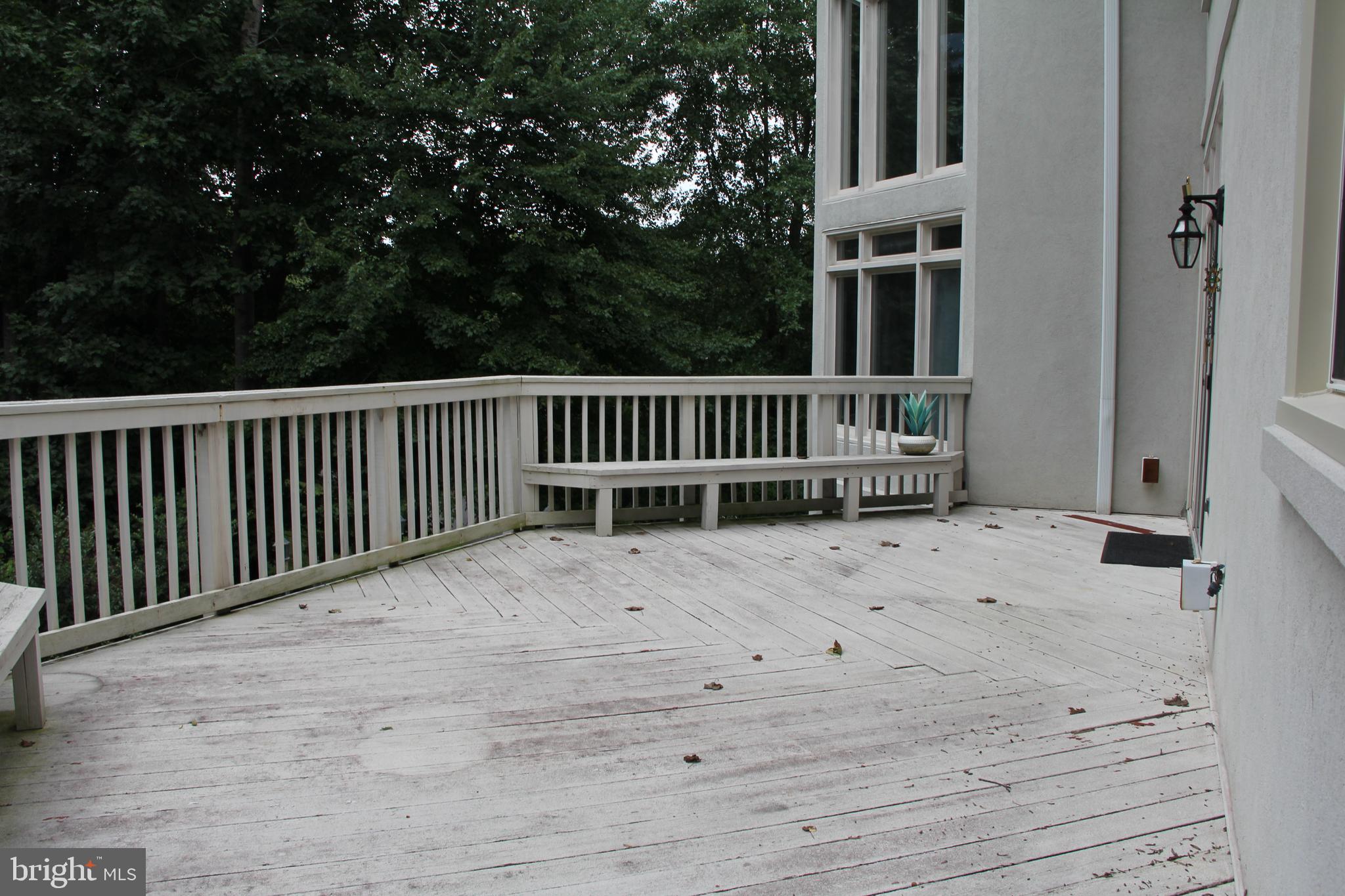 MCLEAN FALLS AT CHINQUAP - Residential Lease