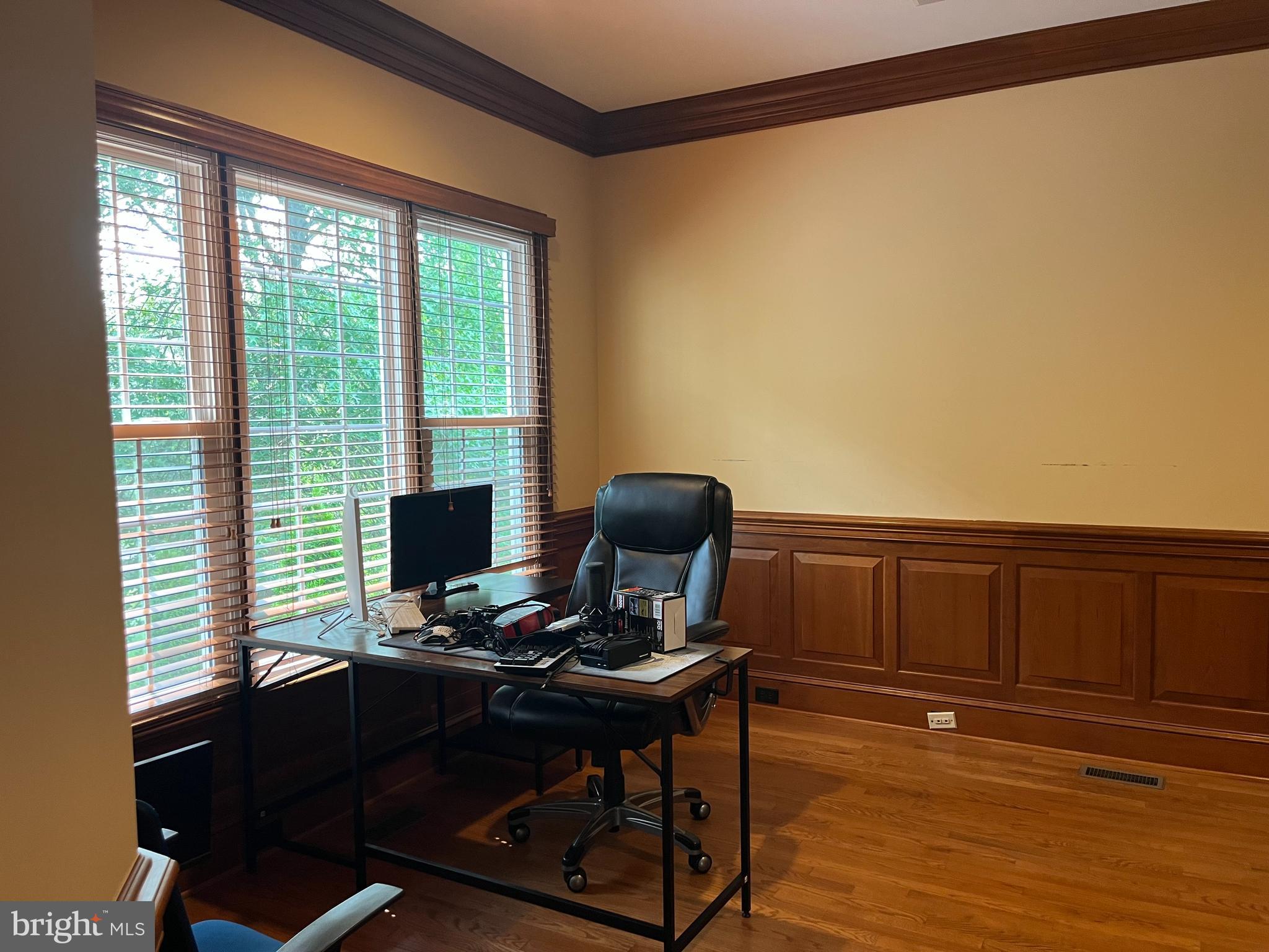 MCLEAN FALLS AT CHINQUAP - Residential Lease