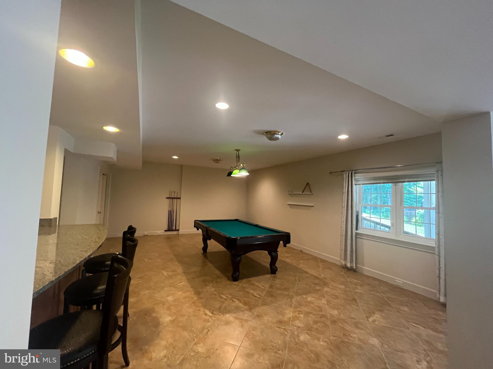 MCLEAN FALLS AT CHINQUAP - Residential Lease