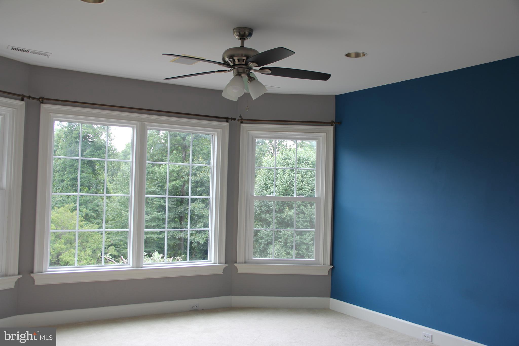 MCLEAN FALLS AT CHINQUAP - Residential Lease