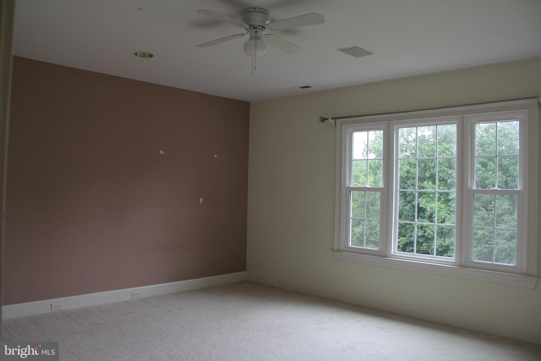 MCLEAN FALLS AT CHINQUAP - Residential Lease