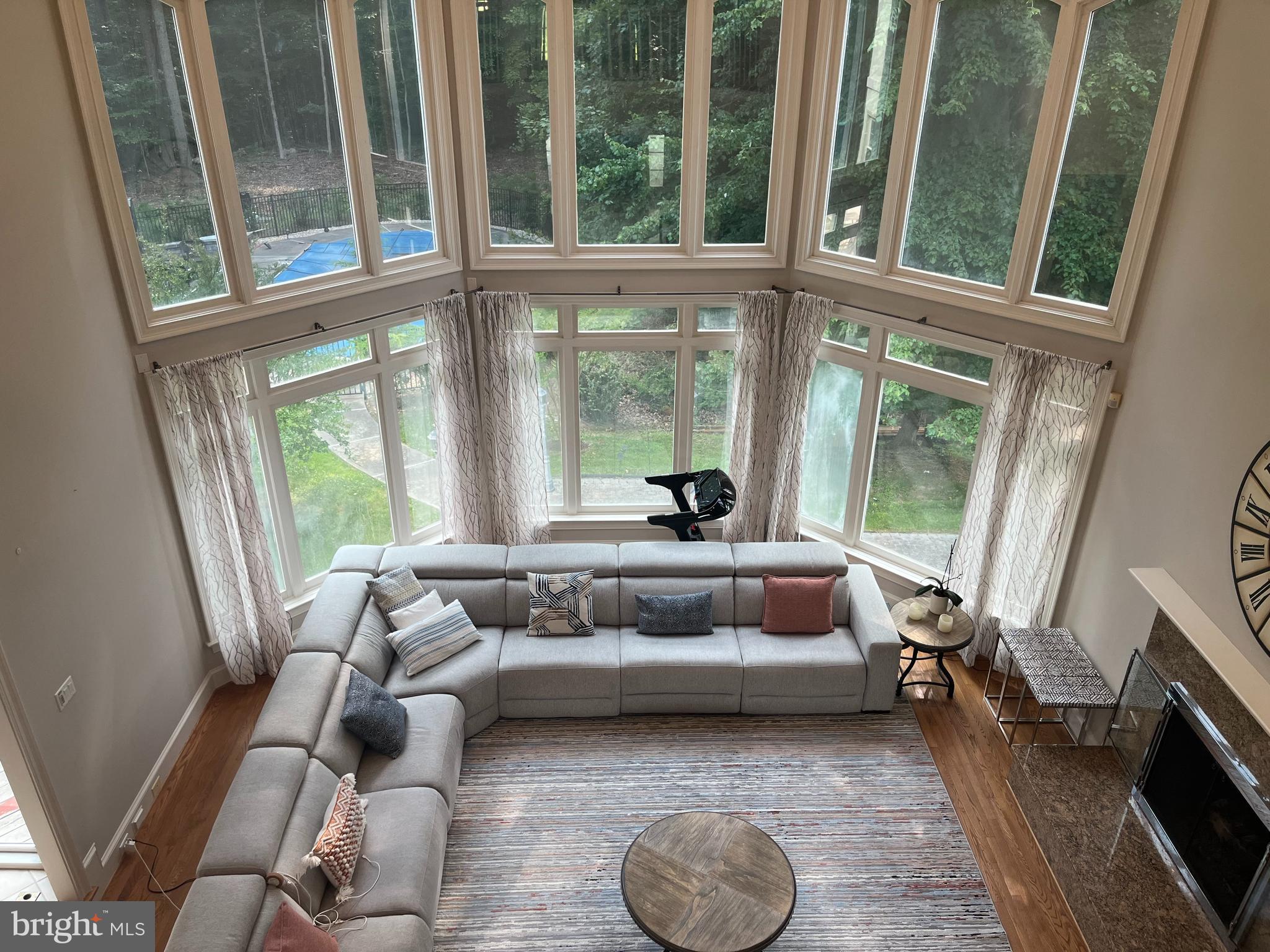 MCLEAN FALLS AT CHINQUAP - Residential Lease