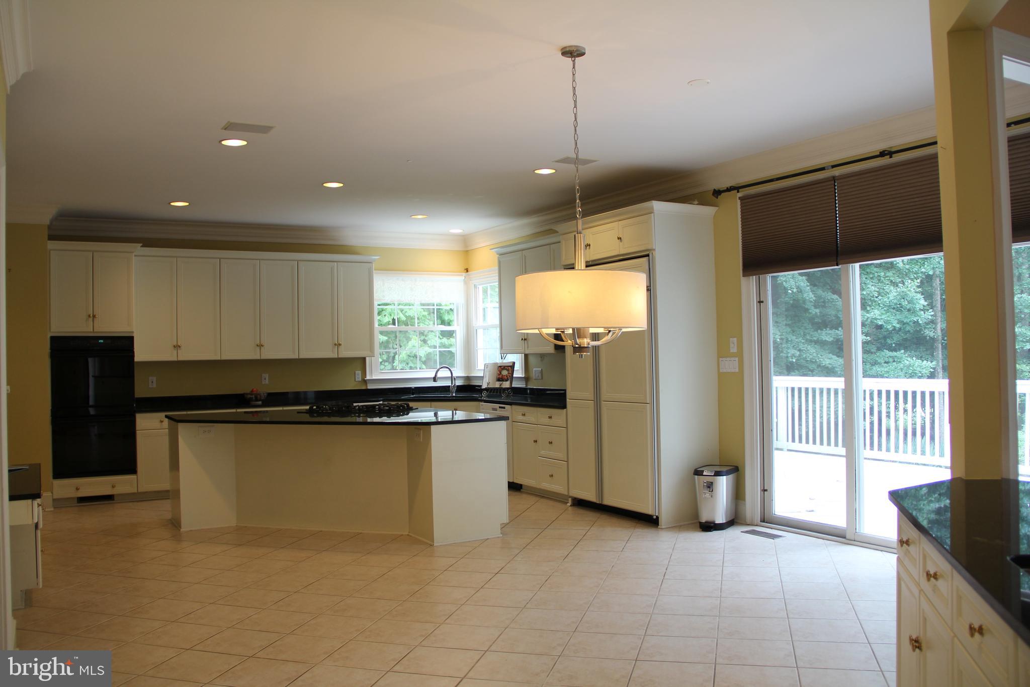 MCLEAN FALLS AT CHINQUAP - Residential Lease