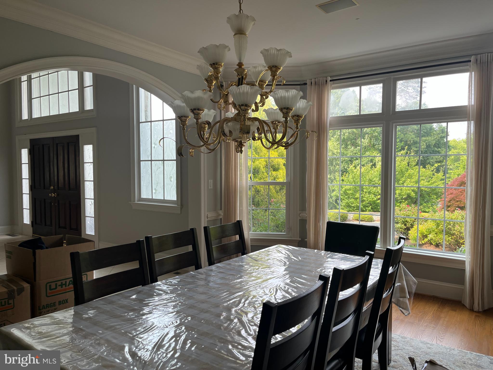 MCLEAN FALLS AT CHINQUAP - Residential Lease