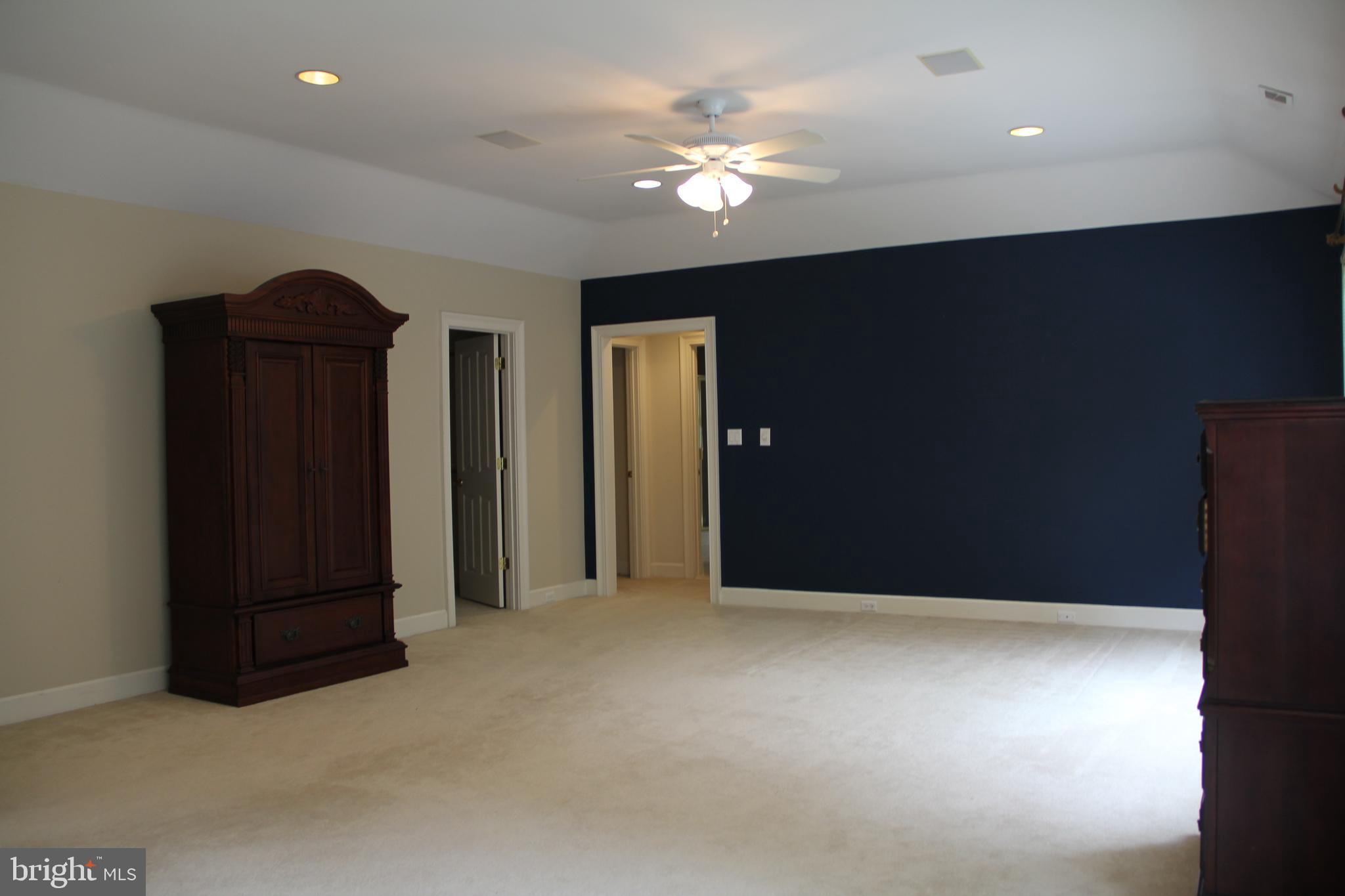 MCLEAN FALLS AT CHINQUAP - Residential Lease