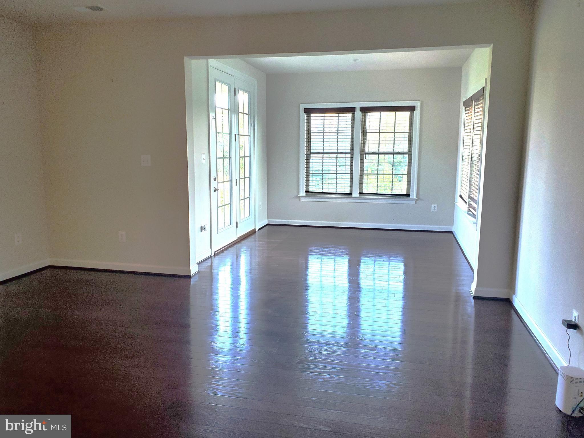 LAYTONSVILLE PRESERVE - Residential