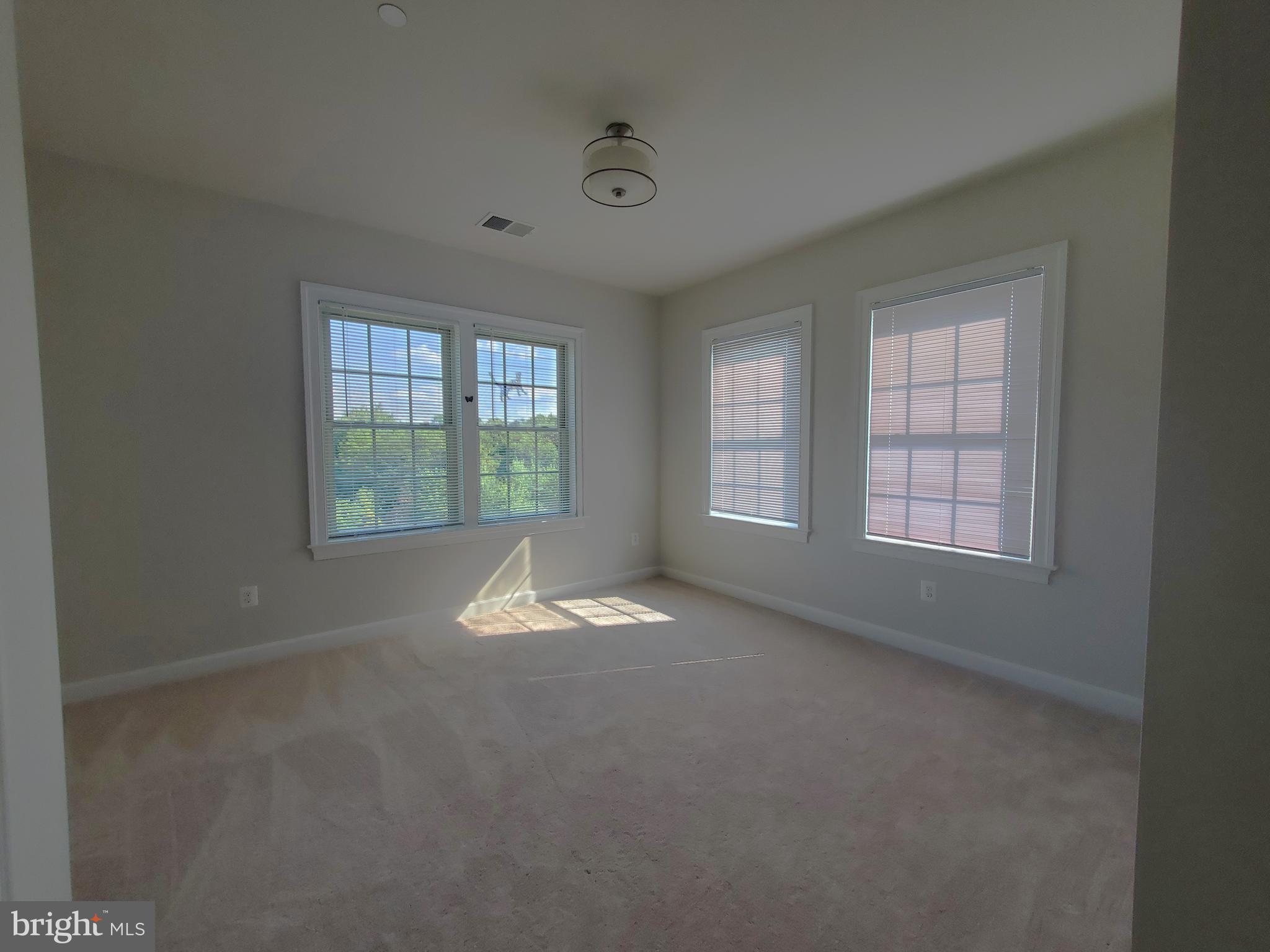 LAYTONSVILLE PRESERVE - Residential