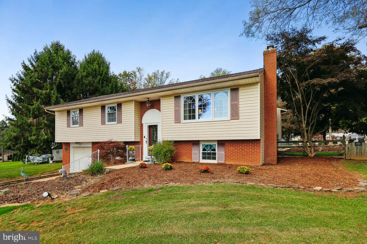 2102 ARABIAN COURT