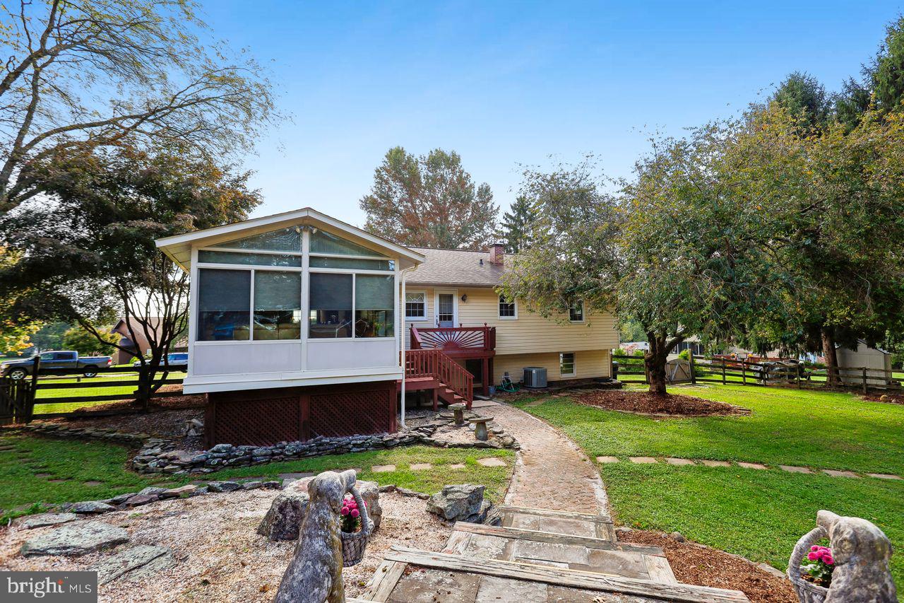 2102 ARABIAN COURT
