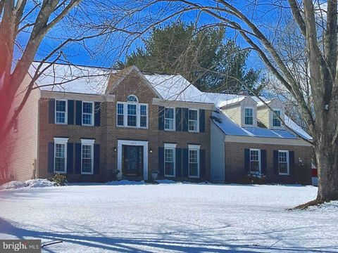 Photo of 7912 Briarheath Court, GAITHERSBURG, MD 20882 (MLS # MDMC2219082)