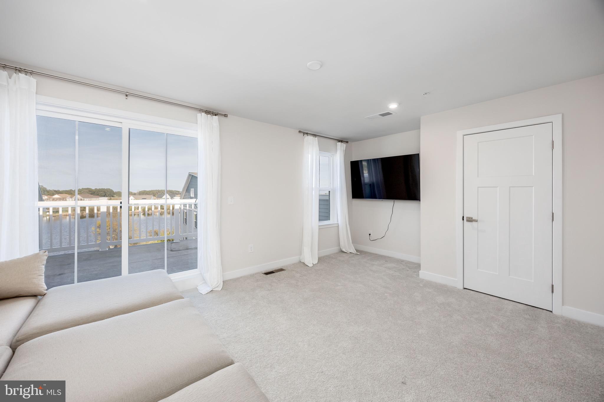 BAYSIDE - Residential