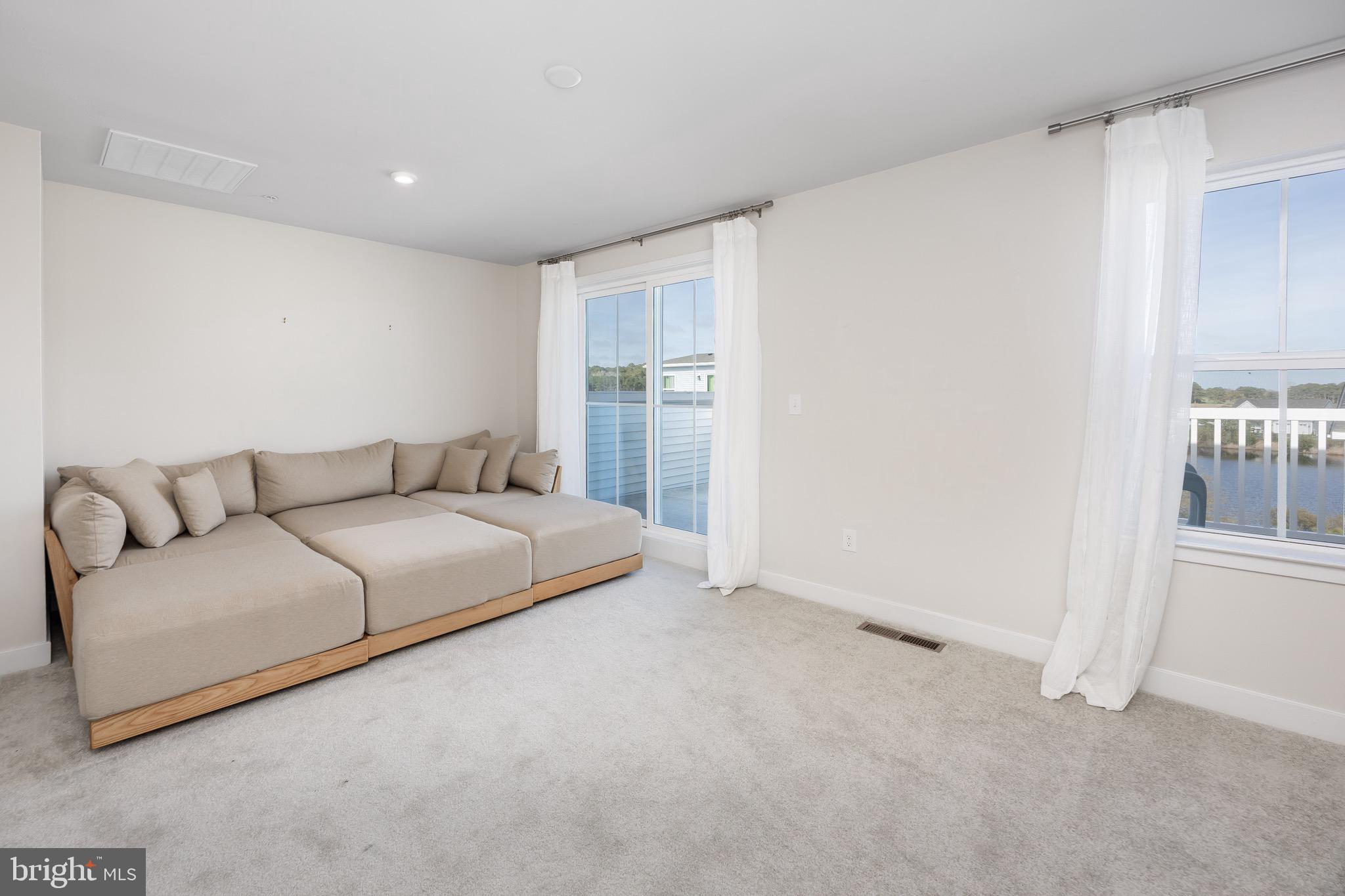 BAYSIDE - Residential