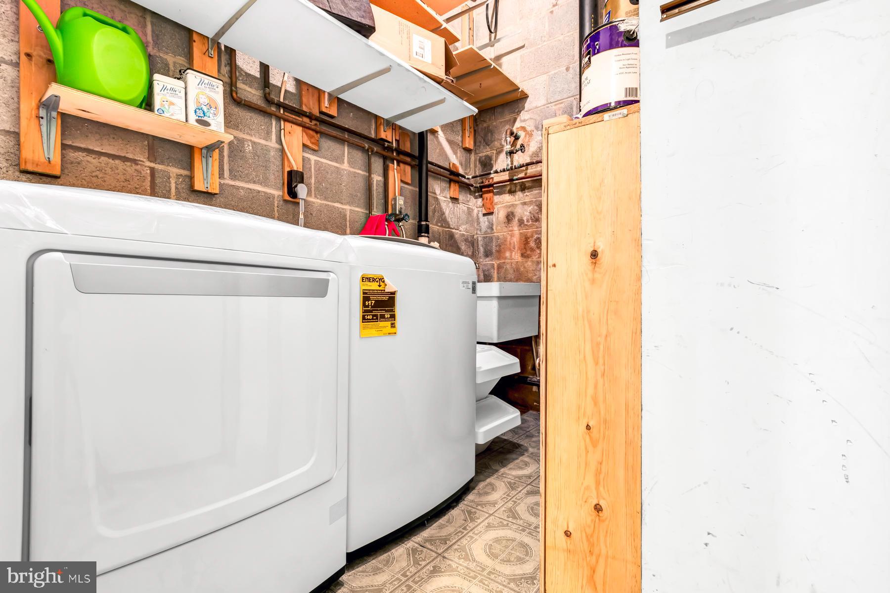 COLD SPRING NEWTOWN - Residential