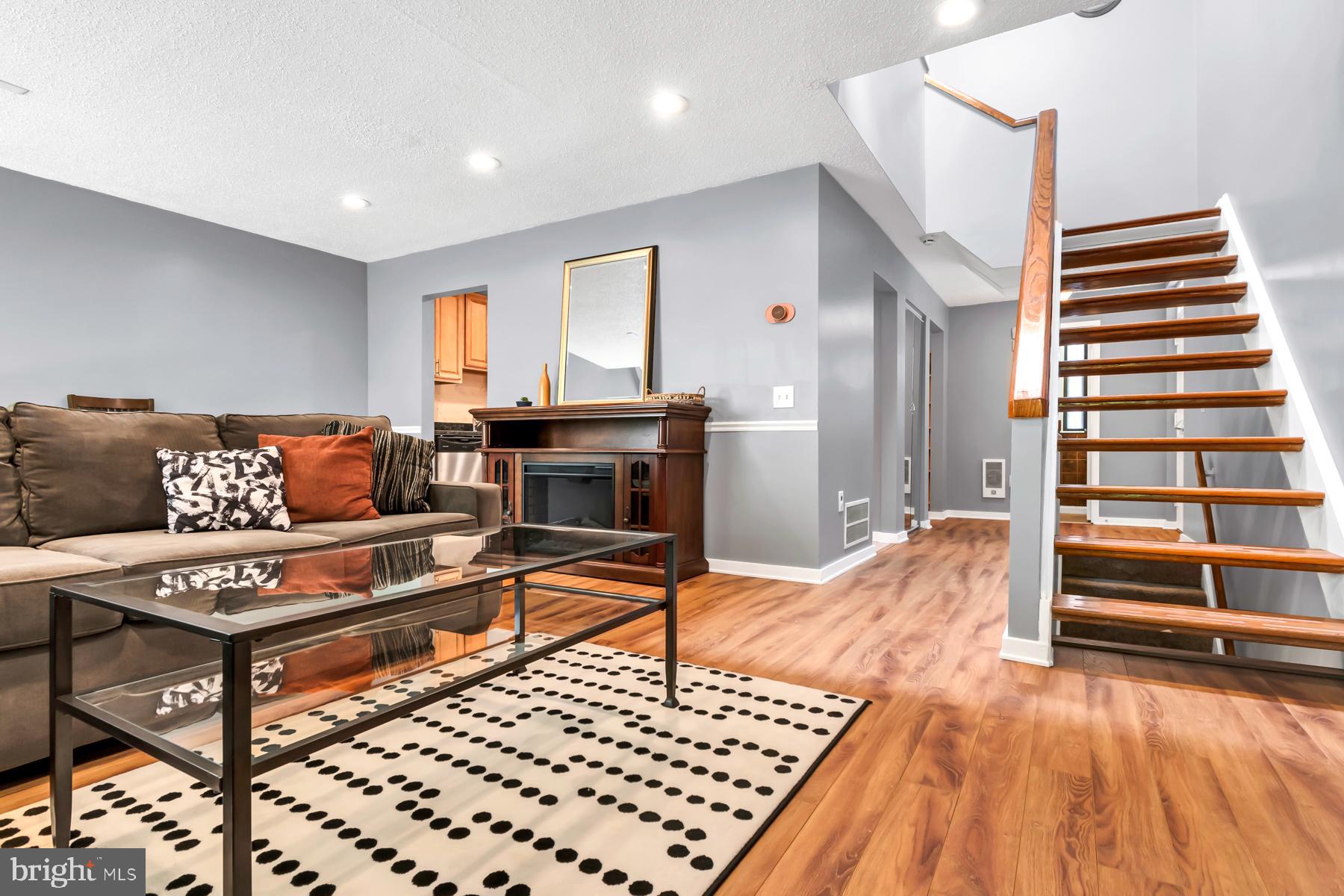 COLD SPRING NEWTOWN - Residential