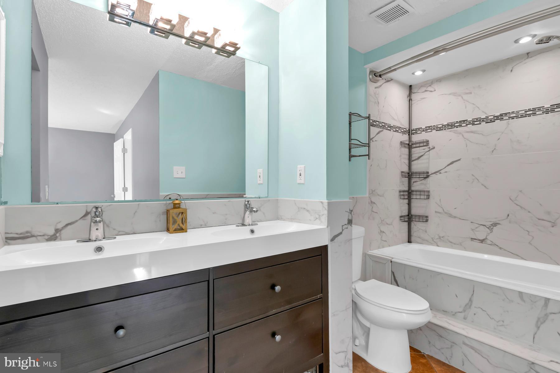 COLD SPRING NEWTOWN - Residential