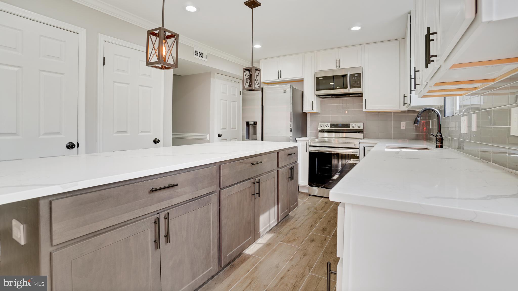 AVALON SHORES - Residential