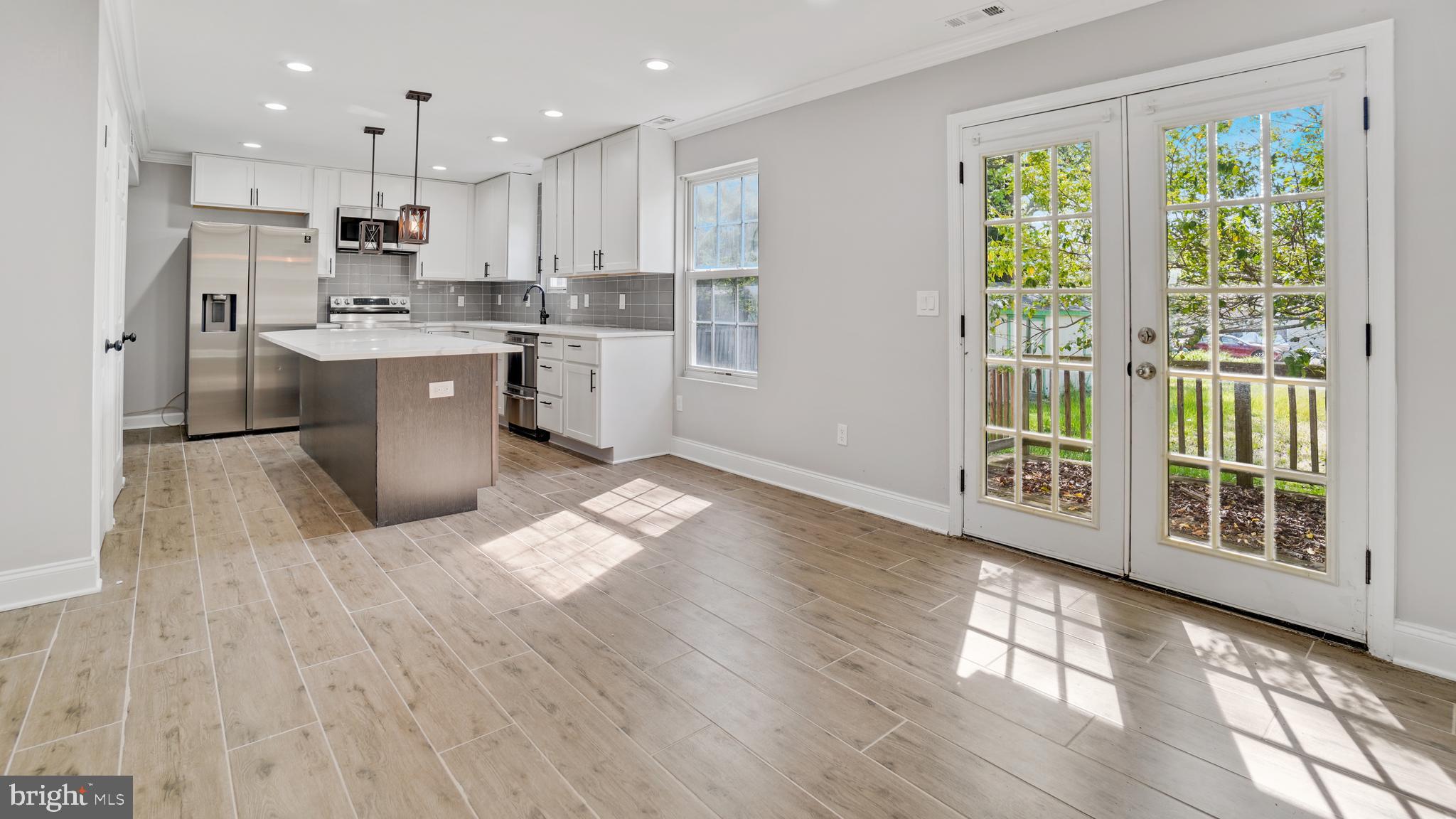 AVALON SHORES - Residential