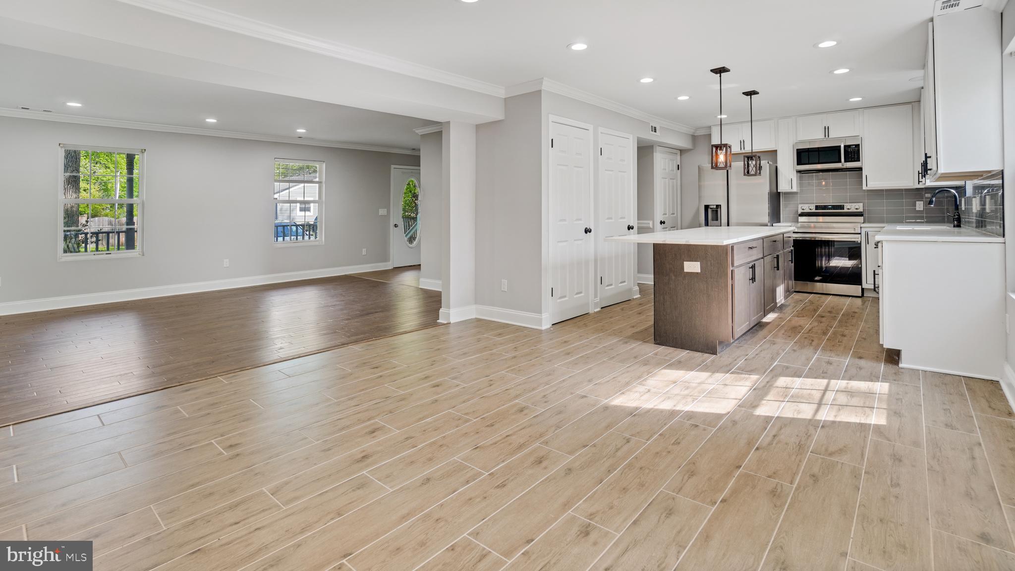 AVALON SHORES - Residential