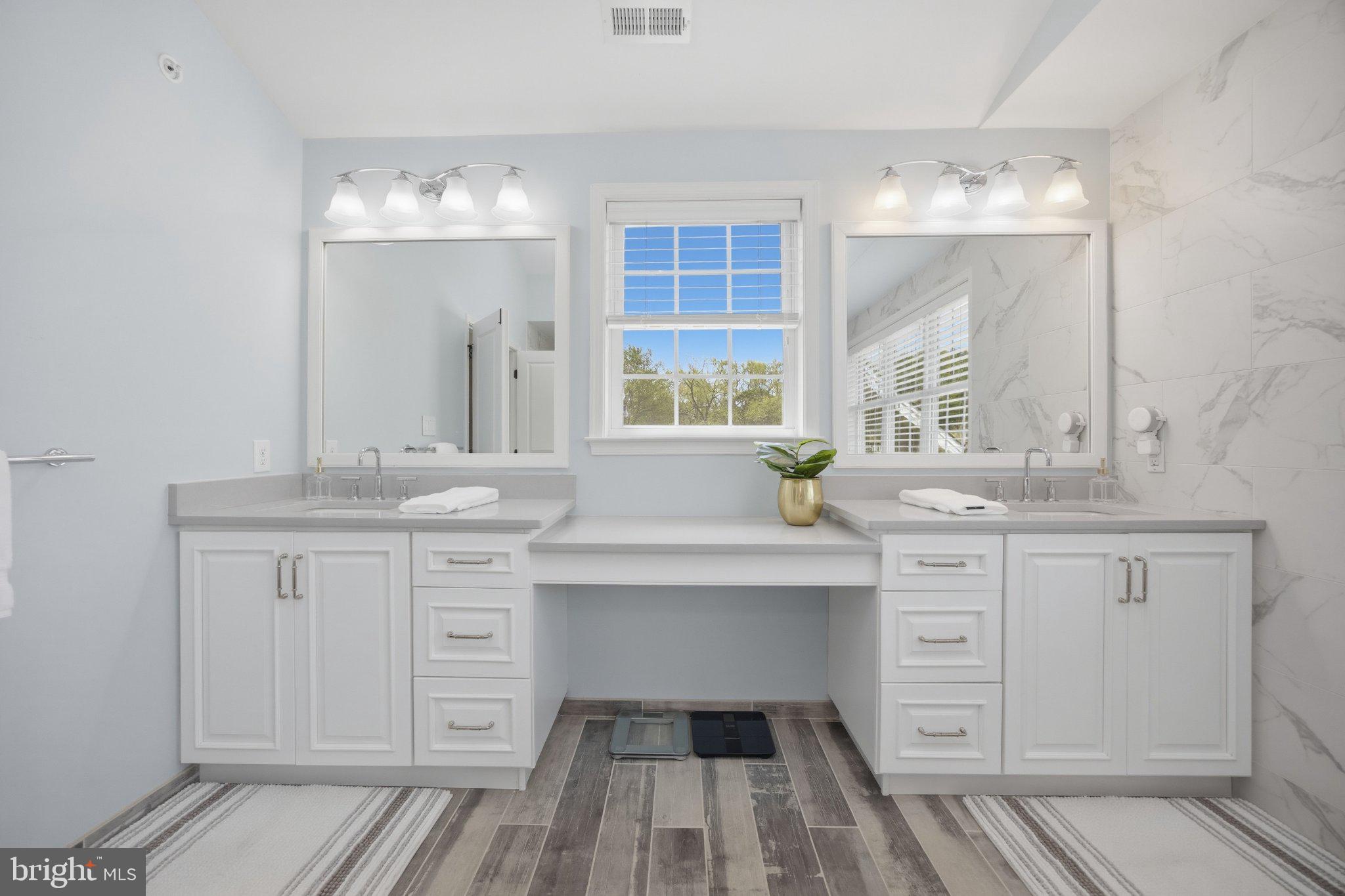 ENCLAVE AT RIDLEY CR - Residential