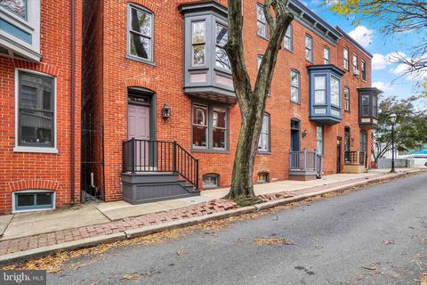 328 E LOCUST STREET YORK PA 17403