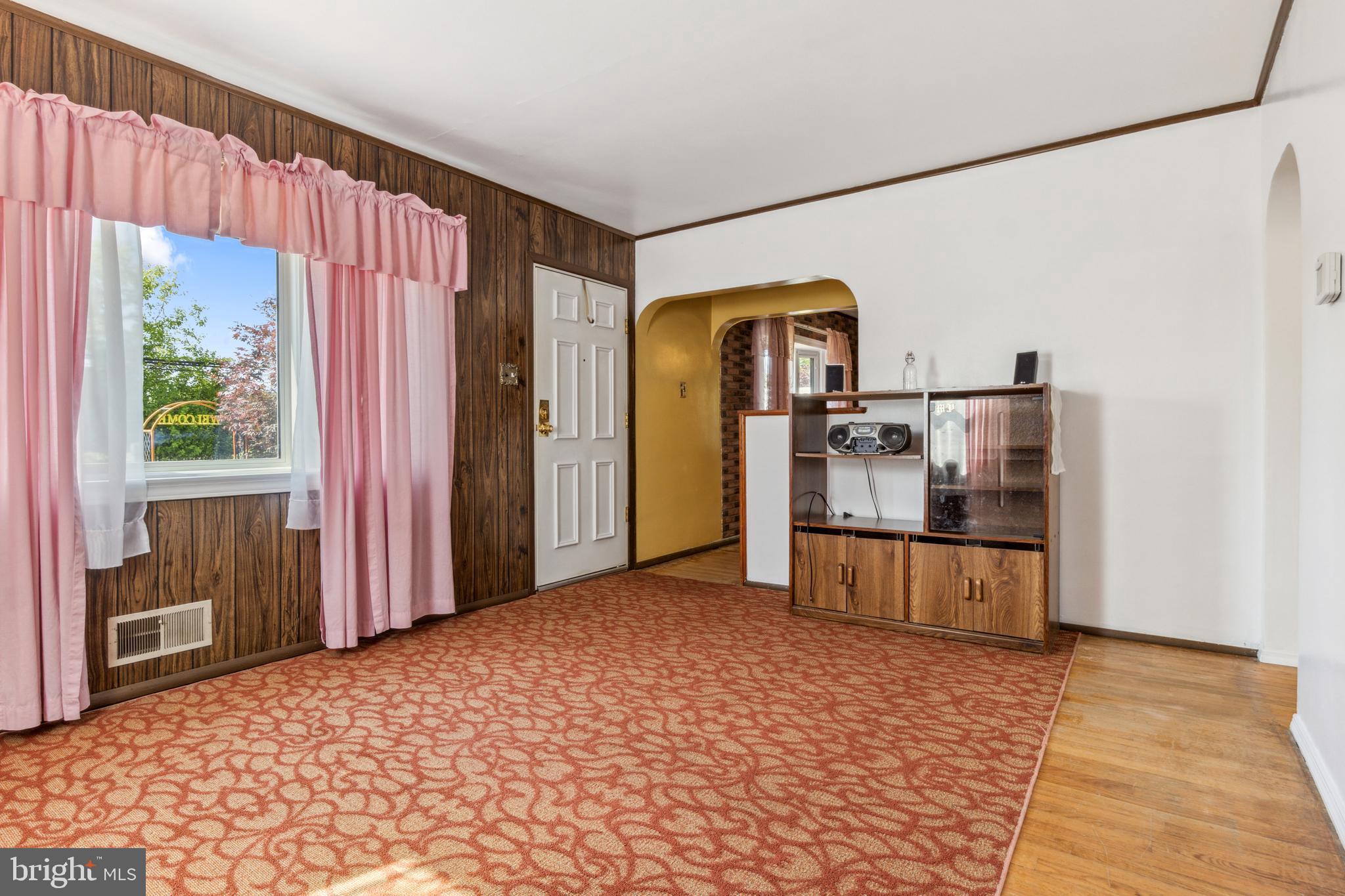 ARUNDEL GARDENS - Residential
