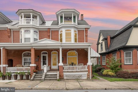 Photo of 434 Walnut Street, Denver, PA 17517 (MLS # PALA2054528)