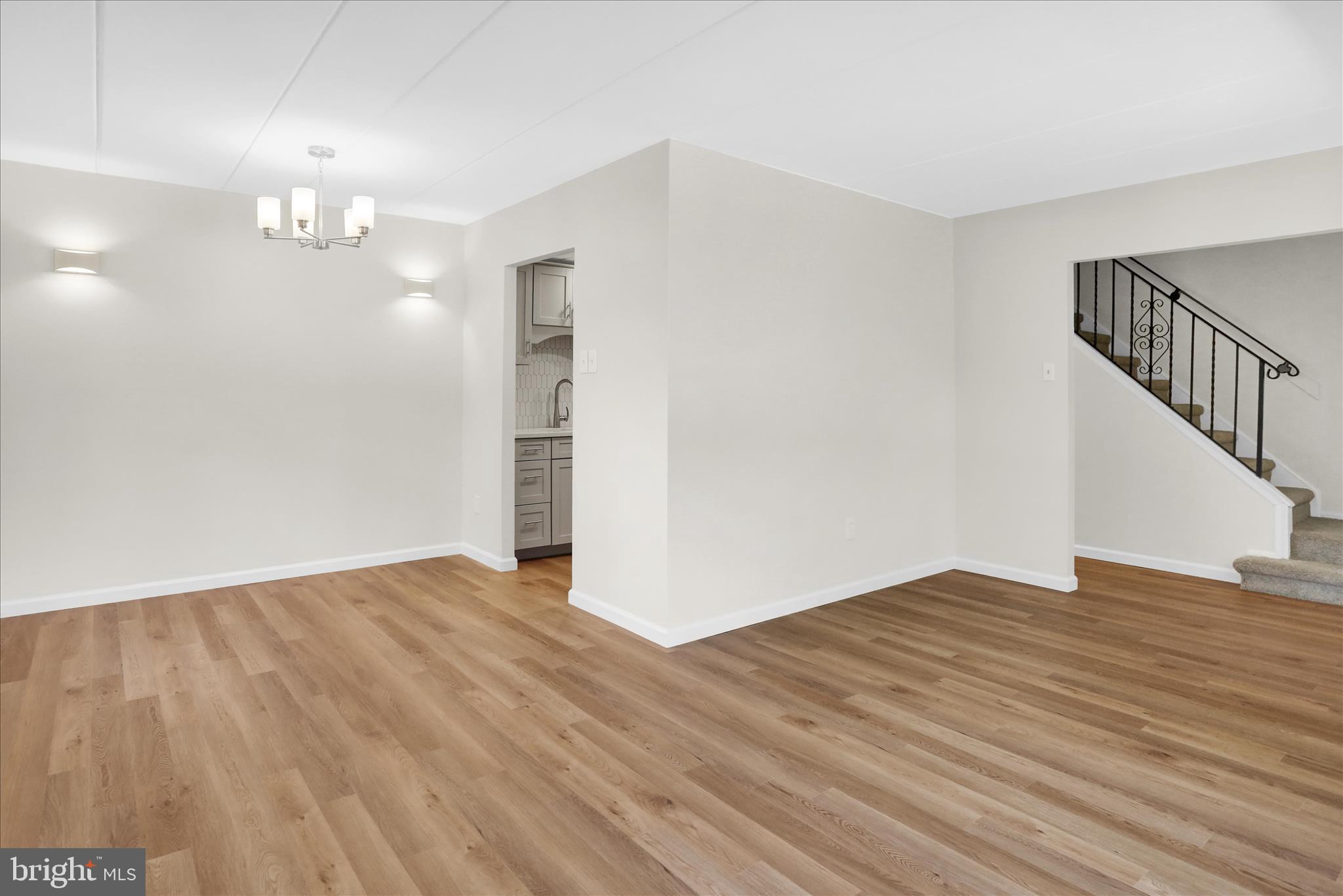 301 VILLAGE WALK 301