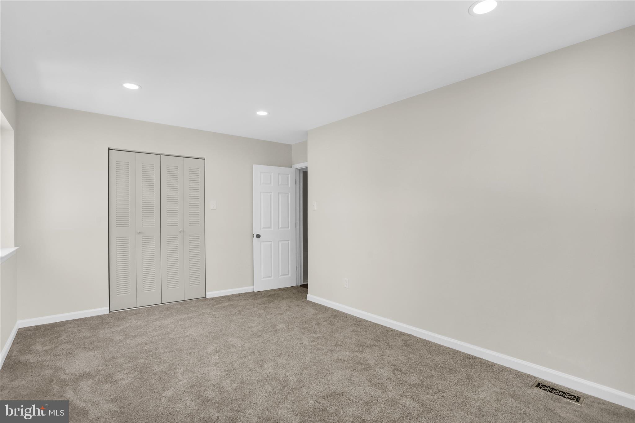 VILLAGE WALK - Residential