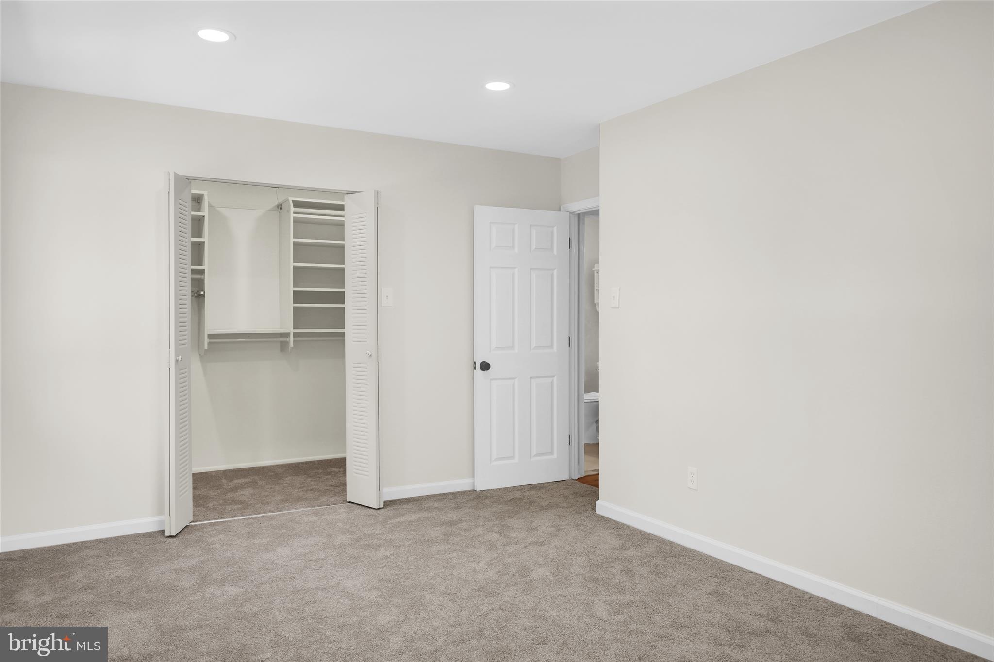 VILLAGE WALK - Residential