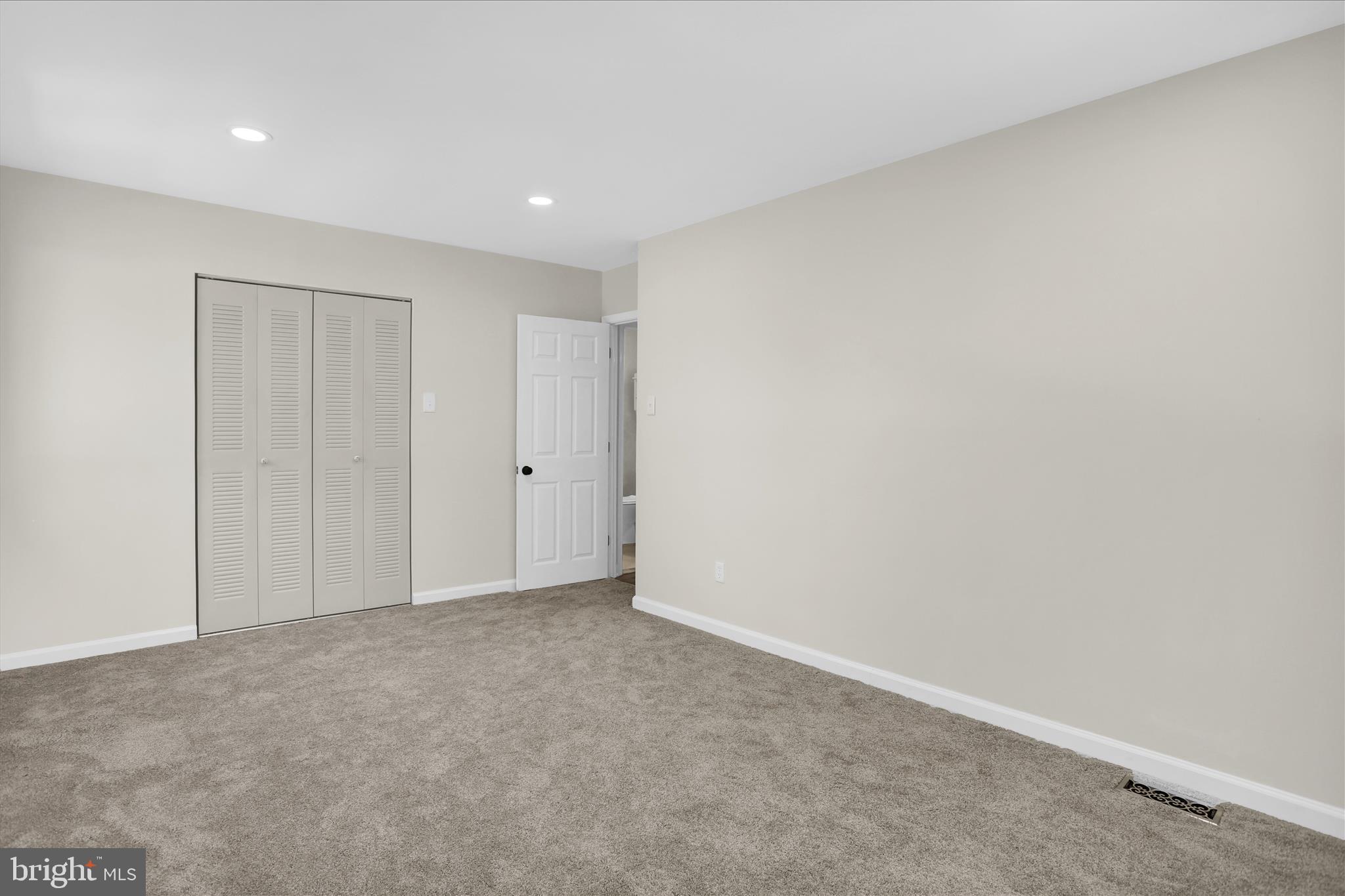 VILLAGE WALK - Residential