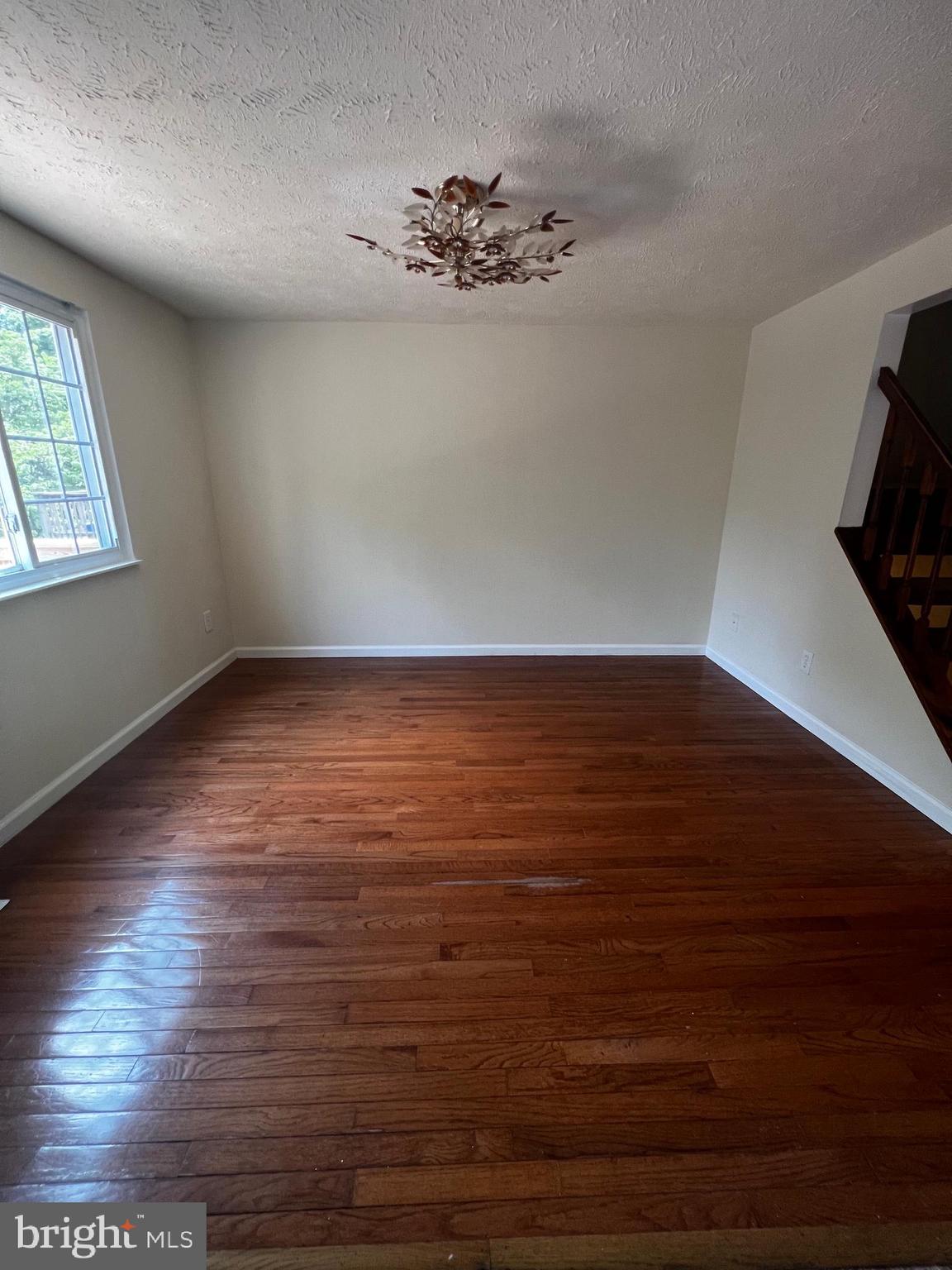 18645 CROSS COUNTRY LANE