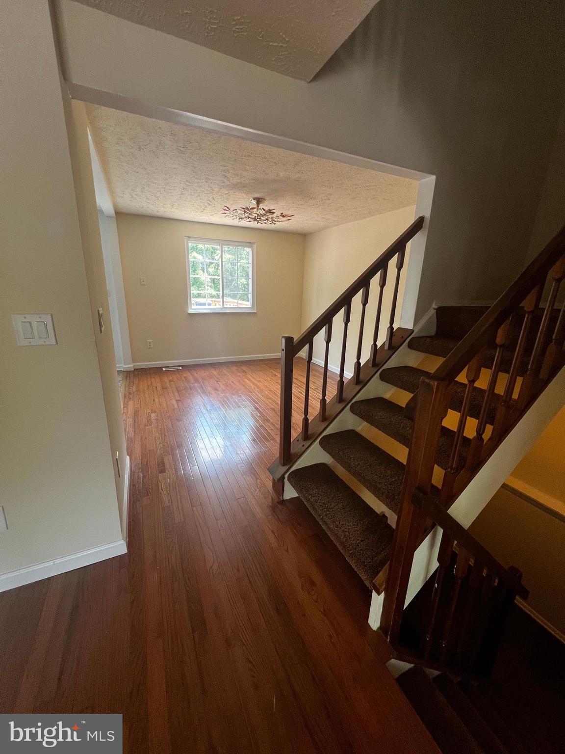 18645 CROSS COUNTRY LANE