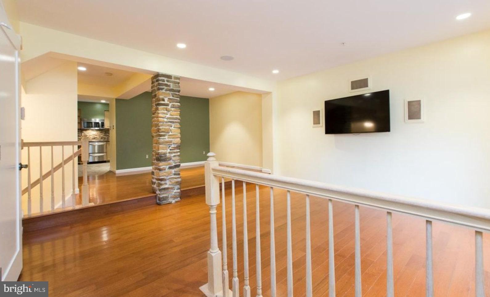 VILLAGE OF CLOPPERS MILL - Residential Lease