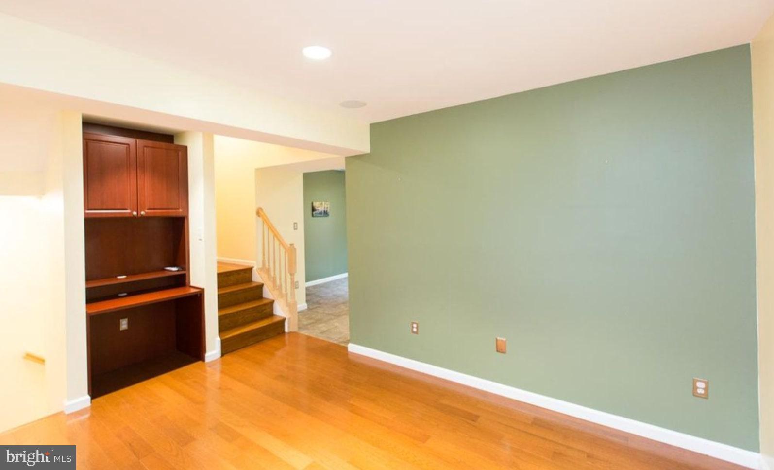 VILLAGE OF CLOPPERS MILL - Residential Lease