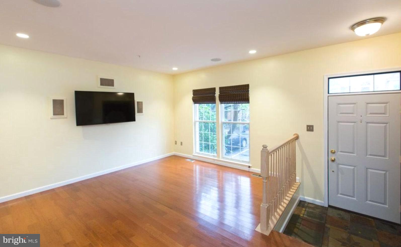 VILLAGE OF CLOPPERS MILL - Residential Lease