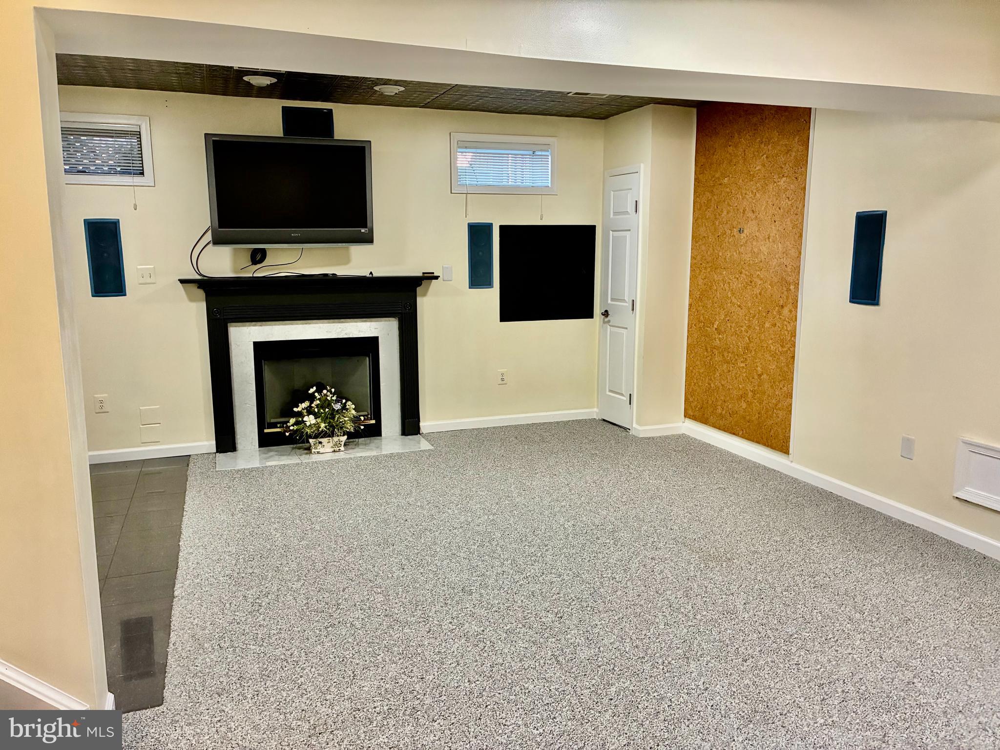 VILLAGE OF CLOPPERS MILL - Residential Lease