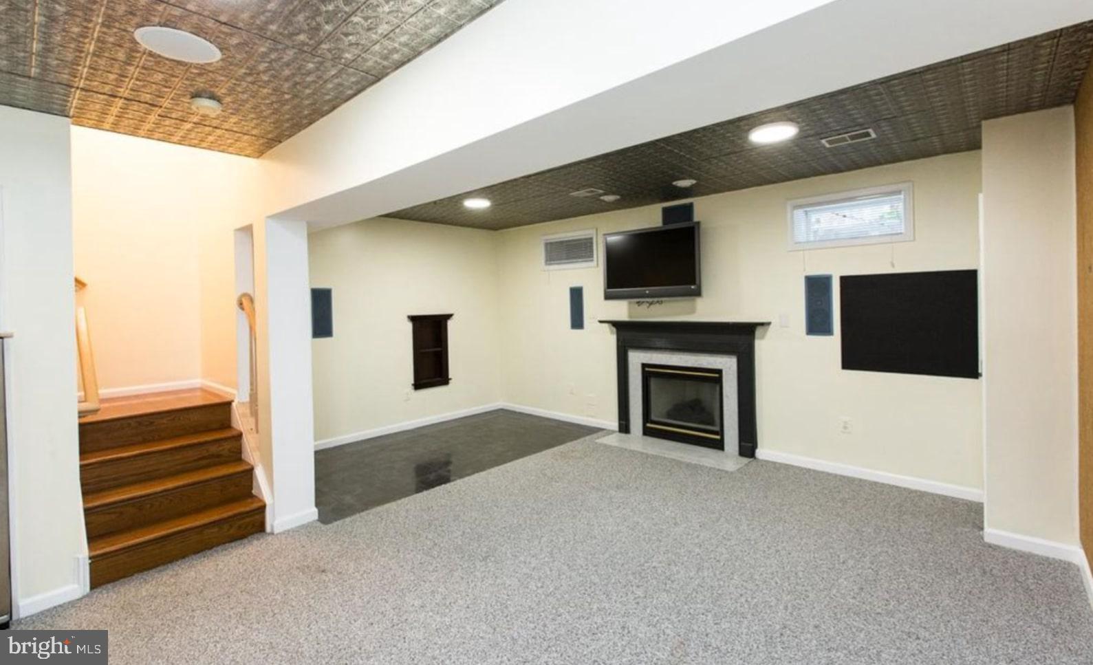 VILLAGE OF CLOPPERS MILL - Residential Lease