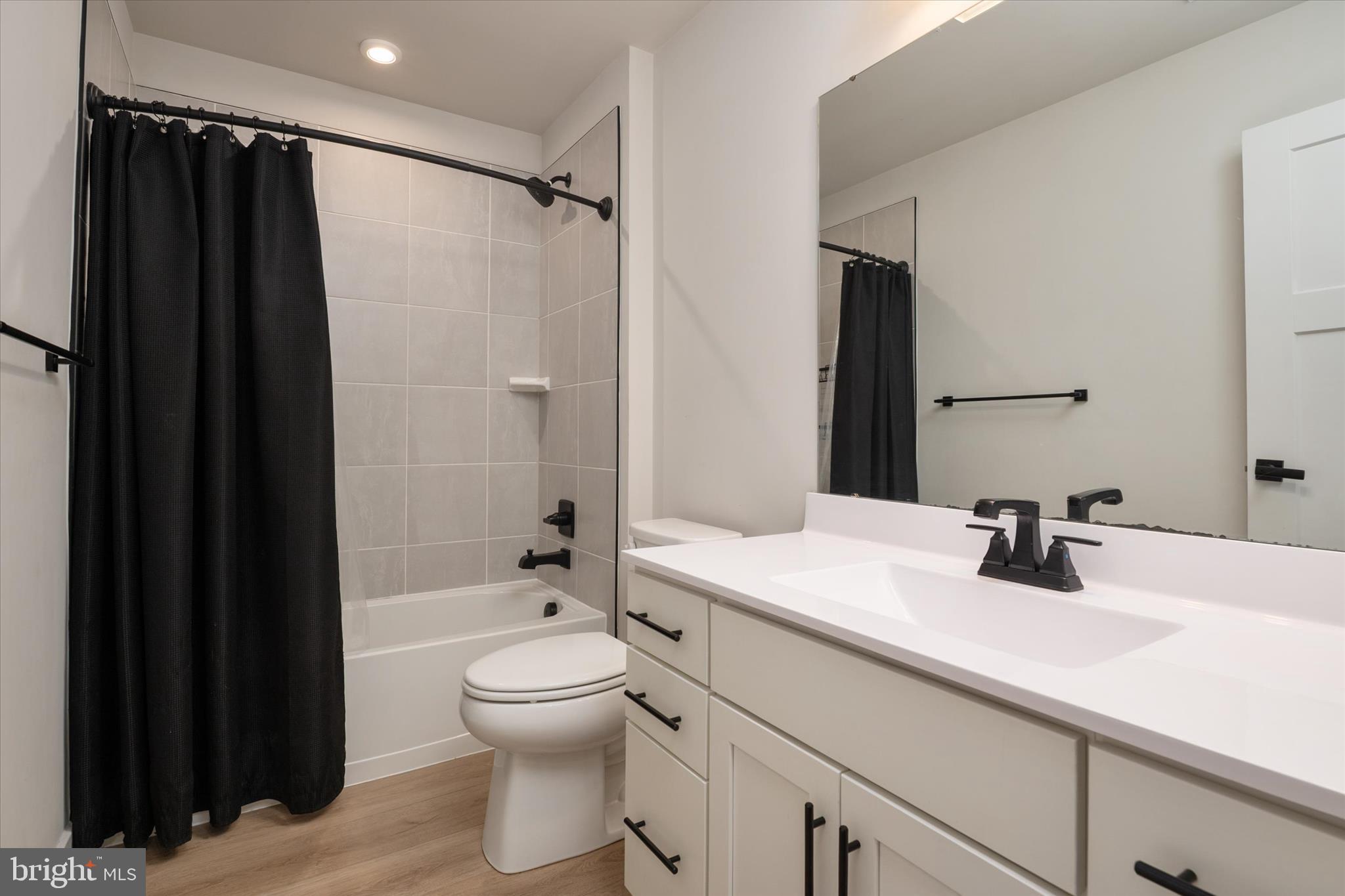 PERRY'S RETREAT - Residential