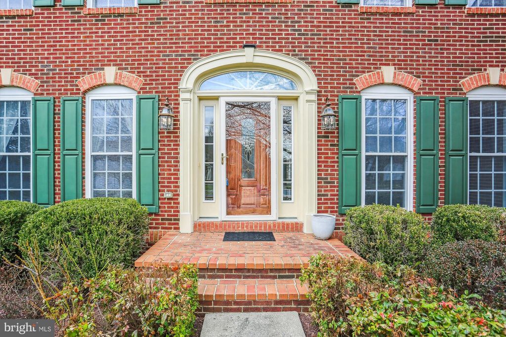 listing image 104